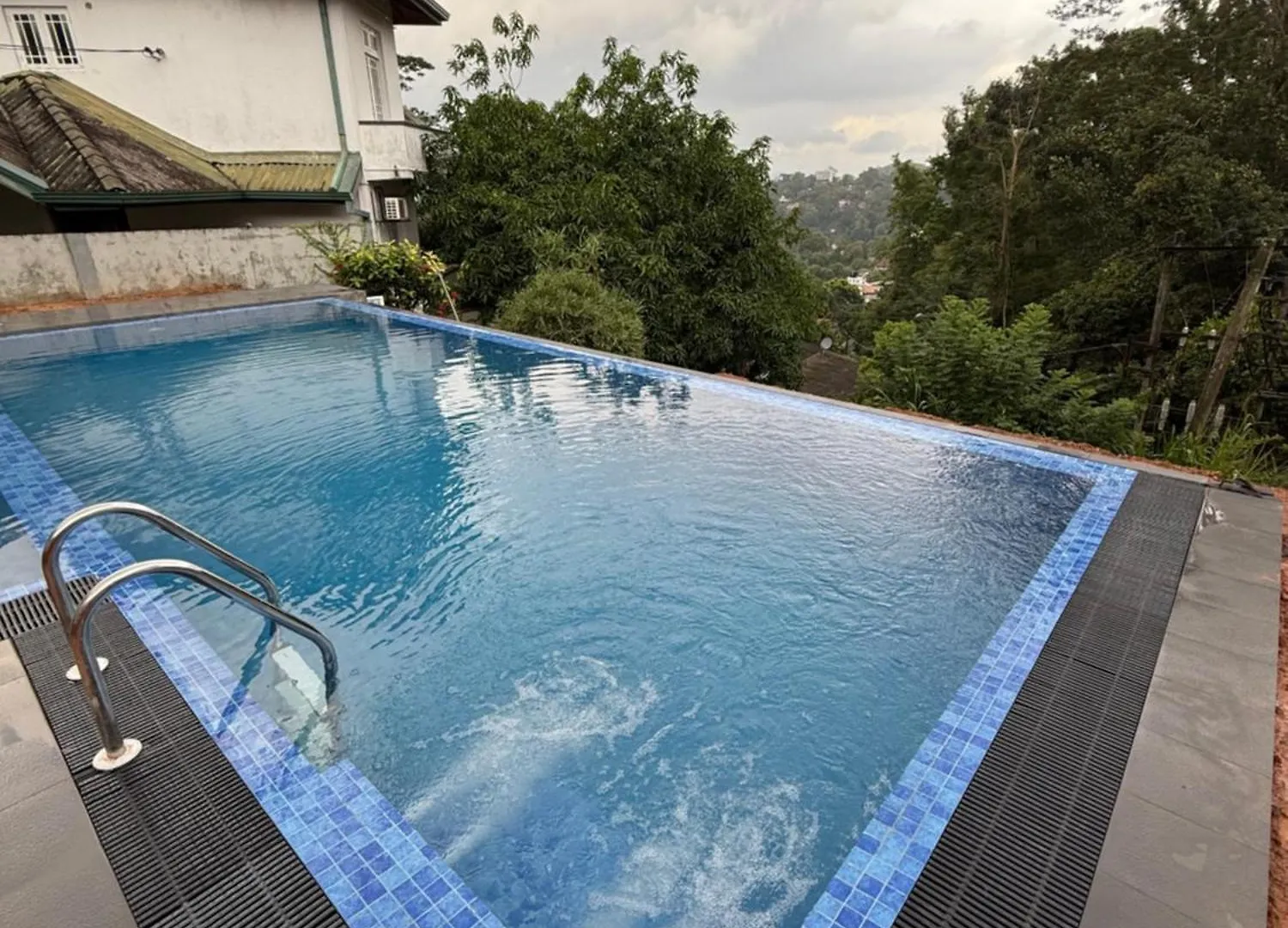 Kandyan View Holiday Bungalow Free Pickup From Kandy Bed & Breakfast