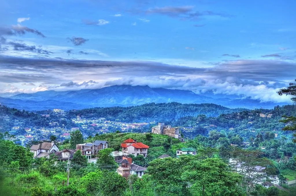 Kandyan View Holiday Bungalow Free Pickup From Kandy Bed & Breakfast