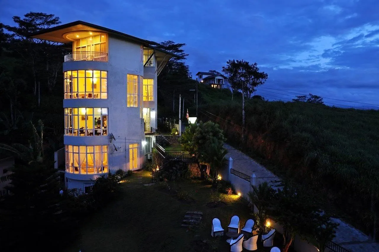 Kandyan View Holiday Bungalow Free Pickup From Kandy Bed & Breakfast